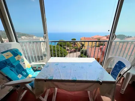 BANYULS-SUR-MER T2 avec vue mer, ascenseur et parking privatif - Photo 5