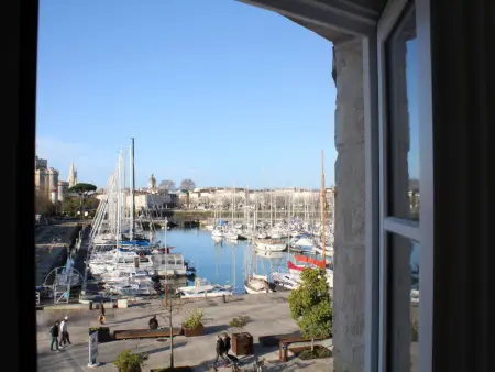 Studio rénové au cœur de La Rochelle proche vieux port - Photo 1