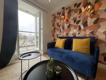 Studio rénové au cœur de La Rochelle proche vieux port - Photo 11