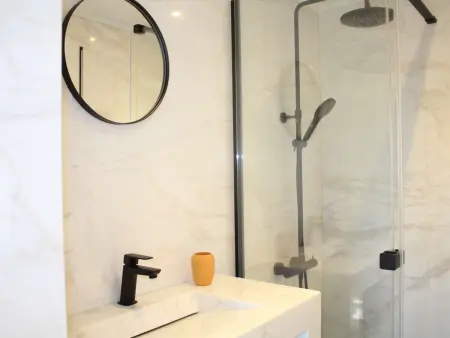Studio rénové au cœur de La Rochelle proche vieux port - Photo 13