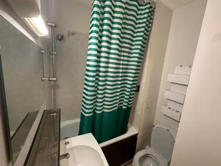 Appartement cosy à 300m de l'océan au cœur de la station - Balcon et parking sécurisé - Photo 12