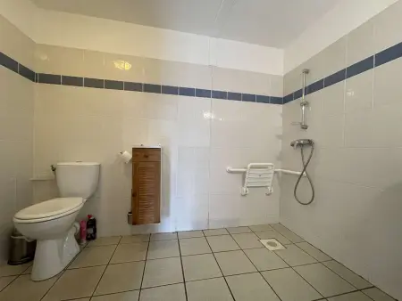 Appartement climatisé de 3 pièces avec piscine, terrasse et parking - Vallon-Pont-d'Arc - Photo 5