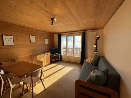 Charmant 2 pièces 6 pers avec balcon sud, proche télé-siège et commerces à l'Alpe d'Huez - Photo 3
