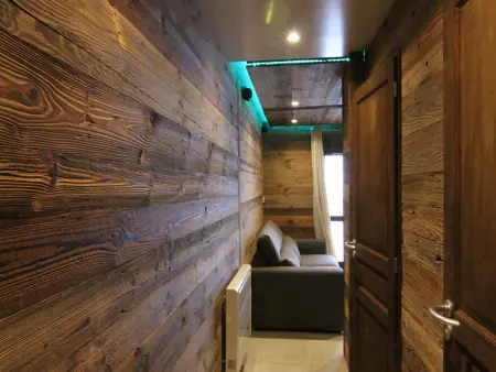 Appartement spacieux 3 pièces avec grande terrasse au cœur de l'Alpe d'Huez, parking et casier à skis inclus - Photo 2