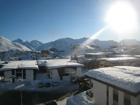 Studio cosy 4 pers avec balcon, face aux pistes et proche commerces – L'Alpe d'Huez - Photo 1