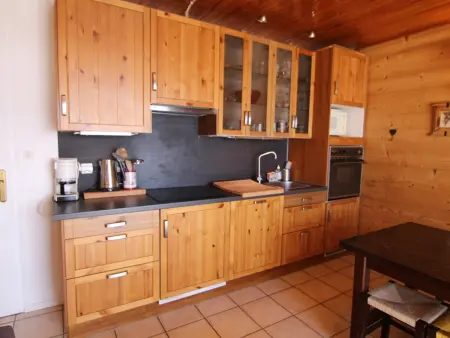 Studio cosy 4 pers avec balcon, face aux pistes et proche commerces – L'Alpe d'Huez - Photo 3