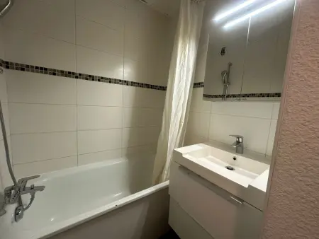 Studio 28m² rénové au pied des pistes avec balcon - Photo 2