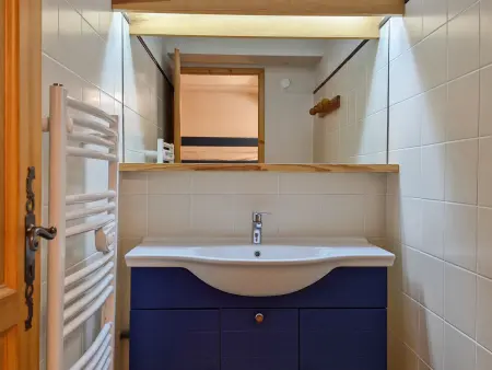 Appartement spacieux au centre station avec balcon, 3 pièces pour 8 personnes - Photo 9