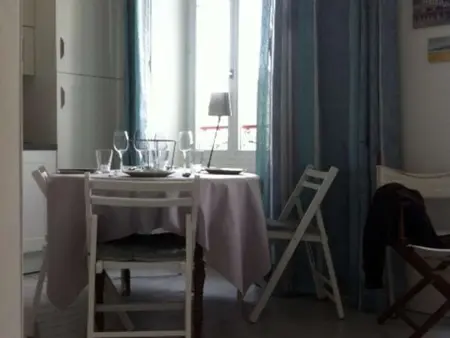 Appartement rénové vue mer au cœur de Le Palais - Photo 6
