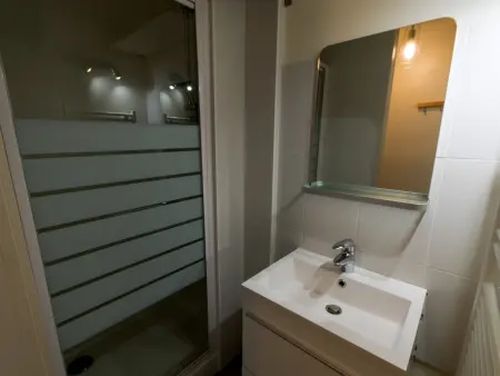 Appartement rénové vue mer au cœur de Le Palais - Photo 7