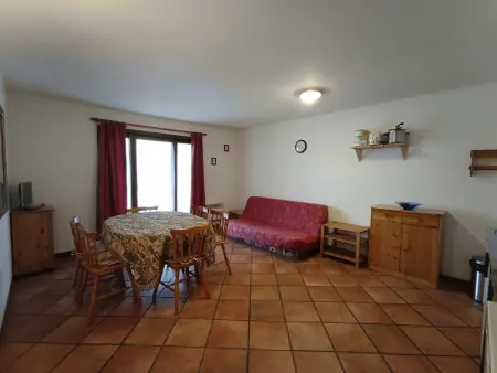 Appartement idéalement situé proche des pistes, animaux acceptés, parking inclus - Photo 2