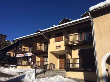 Appartement idéalement situé proche des pistes, animaux acceptés, parking inclus - Photo 17