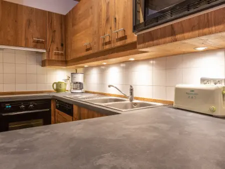 Charmant 4 pièces en centre village, proche pistes - 8 pers, Wifi, parking, balcon, animaux acceptés - Photo 2