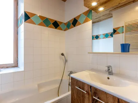 Charmant 4 pièces en centre village, proche pistes - 8 pers, Wifi, parking, balcon, animaux acceptés - Photo 4