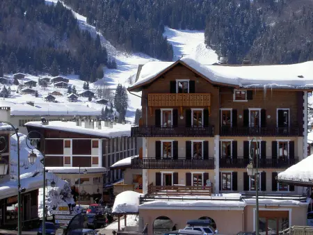 Charmant 4 pièces en centre village, proche pistes - 8 pers, Wifi, parking, balcon, animaux acceptés - Photo 14