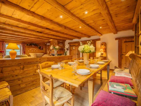 Spacieux appart 5 ch au cœur du village, charme savoyard, WiFi, cheminée décorative - Photo 1