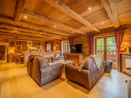 Spacieux appart 5 ch au cœur du village, charme savoyard, WiFi, cheminée décorative - Photo 3