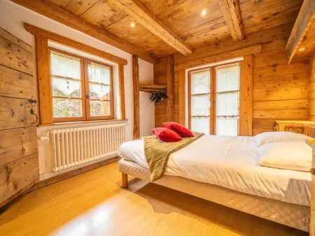 Spacieux appart 5 ch au cœur du village, charme savoyard, WiFi, cheminée décorative - Photo 10
