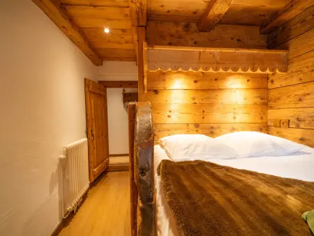 Spacieux appart 5 ch au cœur du village, charme savoyard, WiFi, cheminée décorative - Photo 14