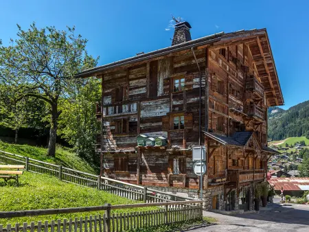 Spacieux appart 5 ch au cœur du village, charme savoyard, WiFi, cheminée décorative - Photo 16
