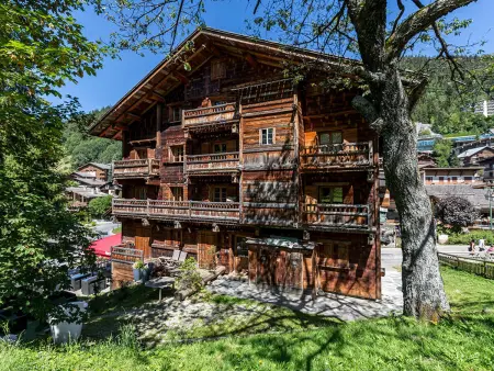 Spacieux appart 5 ch au cœur du village, charme savoyard, WiFi, cheminée décorative - Photo 18