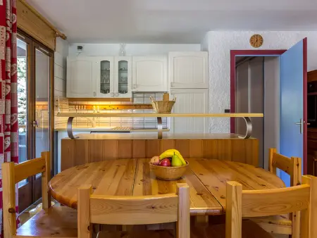 Appartement cosy, proche pistes et centre, 3 pièces, 6 pers, cheminée, balcon, parking - Photo 3