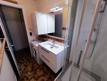 Appartement cosy, proche pistes et centre, 3 pièces, 6 pers, cheminée, balcon, parking - Photo 9