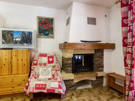 Appartement cosy, proche pistes et centre, 3 pièces, 6 pers, cheminée, balcon, parking - Photo 10