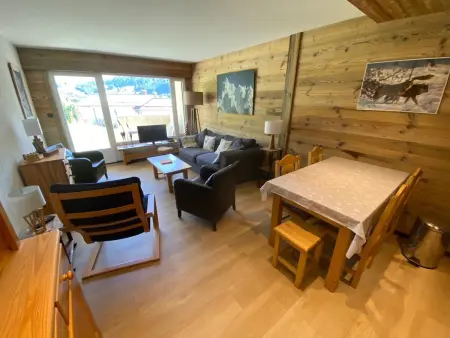 Appartement 2 pièces ensoleillé avec Wi-Fi et parking, La Clusaz - Photo 3