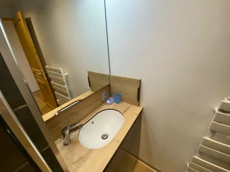 Appartement 2 pièces ensoleillé avec Wi-Fi et parking, La Clusaz - Photo 11
