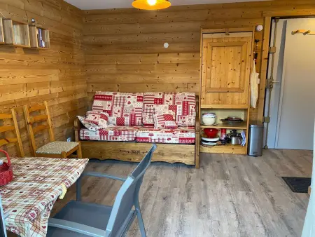 Studio cosy rénové au centre de La Clusaz, balcon, parking privé, proche commerces et pistes - Photo 2