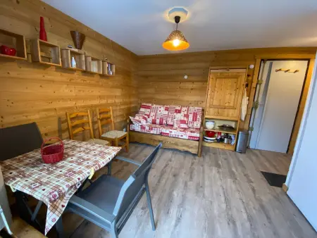 Studio cosy rénové au centre de La Clusaz, balcon, parking privé, proche commerces et pistes - Photo 5