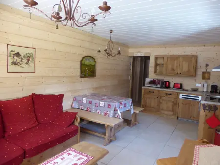 Chalet avec terrasse et parking privé, proche téléphérique - Photo 2