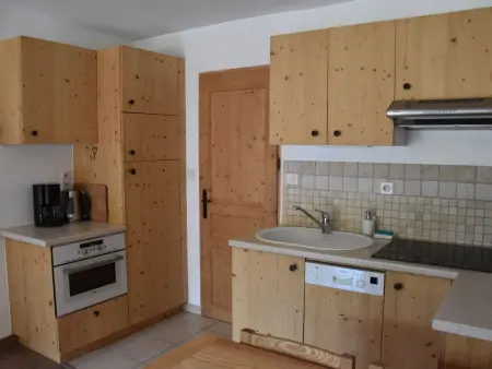 Appartement chaleureux PMR avec terrasse sud, parking, près de Champagny-en-Vanoise - Photo 5