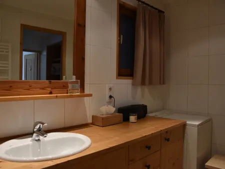 Appartement chaleureux PMR avec terrasse sud, parking, près de Champagny-en-Vanoise - Photo 12