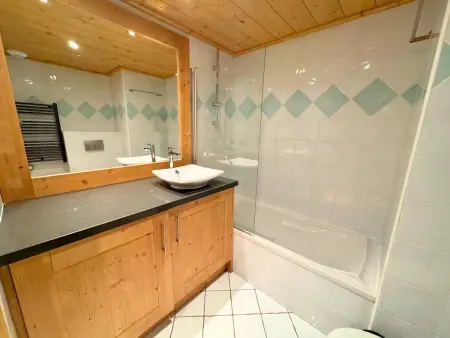 Bel Appartement 6 Pers. Ski aux Pieds, 1ère Ét. Terrasse 83m², Parking, Wifi, St Martin de Belleville - Photo 9