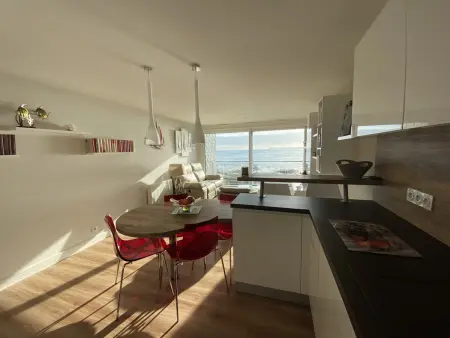 Ploemeur - Appartement 3 pièces avec balcon, ascenseur et WIFI près de la plage - Photo 8
