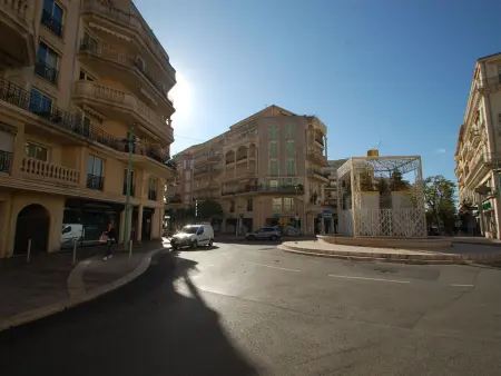 Coquet 2P avec 2 balcons, clim, parking et Wi-Fi gratuit, en plein centre de Menton - Photo 13
