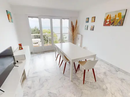 2P en dernier étage avec clim et parking privé à Menton - Photo 3