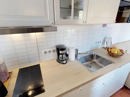 Charmant studio rénové avec terrasse, climatisation et WiFi gratuit - Photo 6