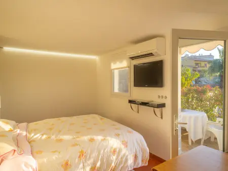 Charmant studio rénové avec terrasse, climatisation et WiFi gratuit - Photo 8