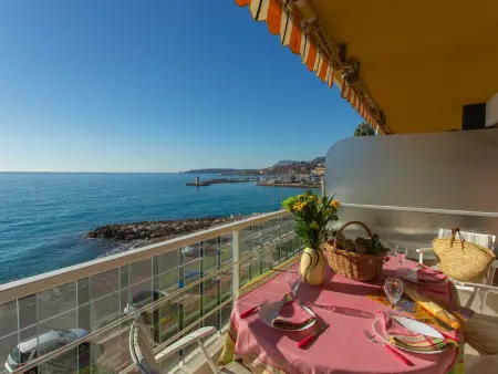 2P à Menton avec terrasse, climatisation et garage - Photo 8