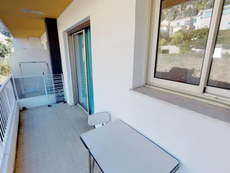 2P à Menton avec terrasse, climatisation et garage - Photo 10