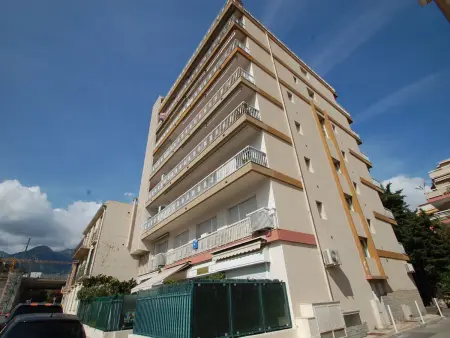 Studio au dernier étage avec terrasse, parking privé, clim, et wifi - centre ville et plage à proximité - Photo 11