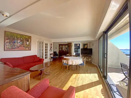 Larmor-Plage T4 Spacieux avec Terrasse, Ascenseur et Parking face à la Mer - Photo 4