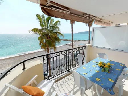 Superbe 3P en bord de mer avec terrasse et garage à Menton - Photo 1