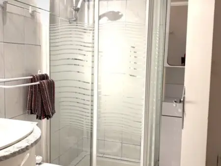 Appartement idéal près des Thermes de Balaruc avec balcon et parking privé - Photo 8