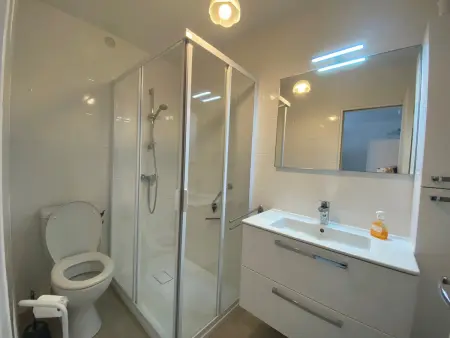 Appartement Proche Thermes avec Balcon et Parking à Balaruc-les-Bains - Photo 2