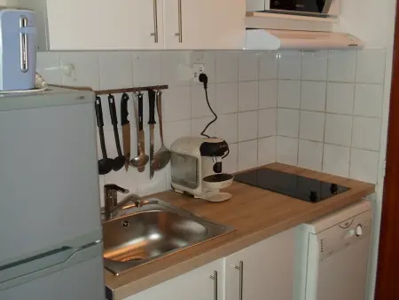 Studio proche Thermes Balaruc, Climatisé, Animaux admis - Photo 3