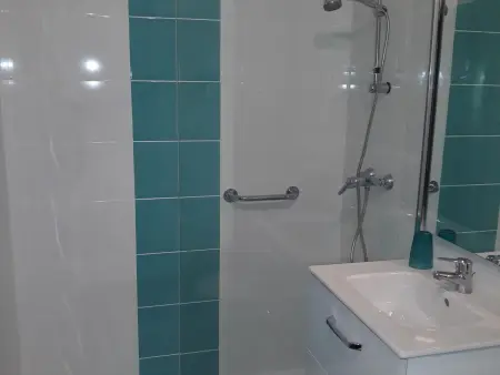 Studio proche Thermes Balaruc, Climatisé, Animaux admis - Photo 5